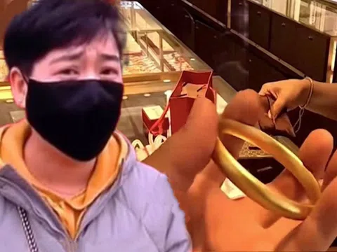 Người phụ nữ chi 61 triệu đồng mua vòng vàng, 2 năm sau đem bán thì phát hiện hàng giả, cửa hàng thách thức: "Chị thích kiện thì cứ kiện"