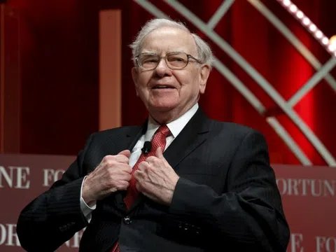 Warren Buffett đã làm gì để đứng trên đỉnh cao của thành công?