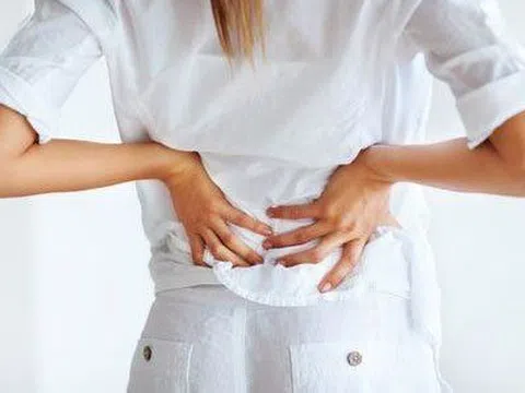 Người phụ nữ gãy xương sau khi trở mình trên giường vì thói quen phổ biến của nhiều chị em