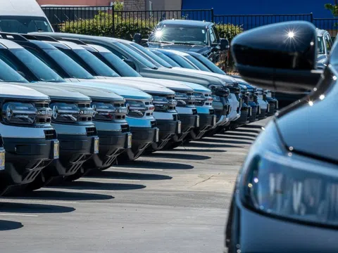 Kế hoạch cấm bán xe xăng của California đối diện nguy cơ phá sản