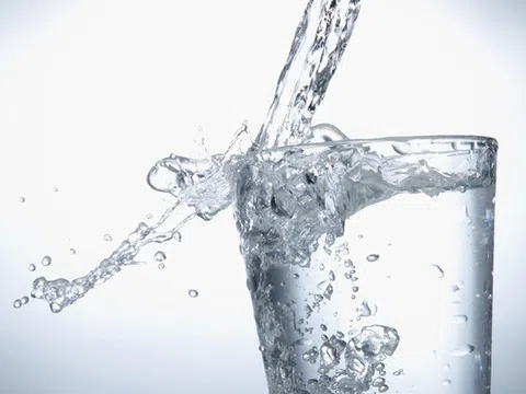 Loại vật liệu đáng kinh ngạc, có thể trực tiếp biến không khí thành nước
