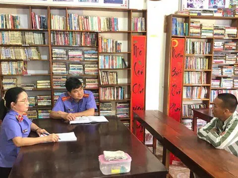 Một phạm nhân treo cổ tự sát