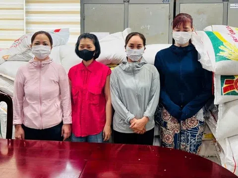 Công an Hà Nội khám xét khẩn cấp tiệm gạo Tuyết Kỳ, khởi tố bà chủ cửa hàng