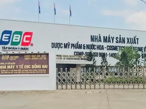 Chân dung nhà sản xuất loạt mỹ phẩm cho công ty chồng Đoàn Di Băng bán
