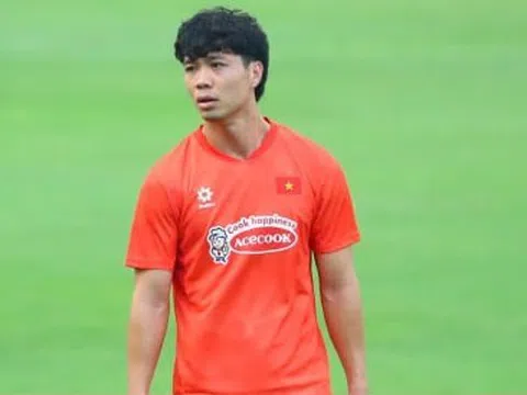 Vừa trở lại tuyển Việt Nam, Công Phượng chấn thương ngay buổi tập đầu tiên