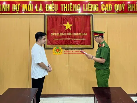 Bắt tạm giam giám đốc tập đoàn "rởm"