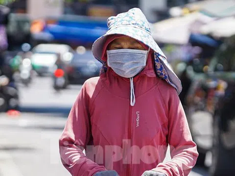 Miền Bắc nắng nóng trên 40 độ trước khi chuyển mưa dông