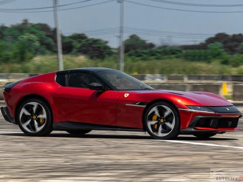 Siêu xe Ferrari 12Cilindri giá từ 1,22 triệu USD tại Thái Lan
