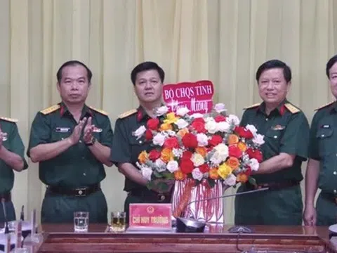 Công bố quyết định của Bộ trưởng Quốc phòng về công tác cán bộ