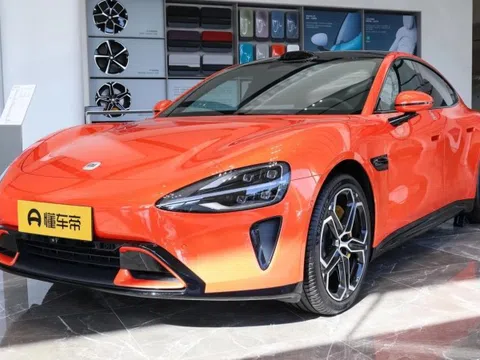 Khách đặt mua sedan điện Xiaomi phải chờ gần một năm để nhận xe