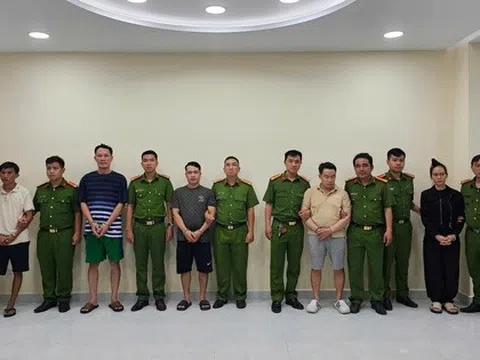 Công an TP HCM đồng loạt khám xét 2 địa điểm, bắt 5 người