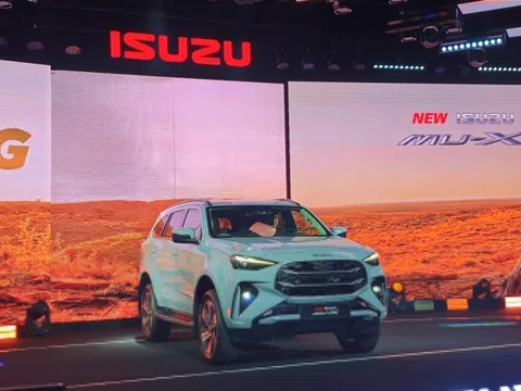 Isuzu mu-X 2025 ra mắt khách Việt, giá cao nhất gần 1,27 tỷ đồng