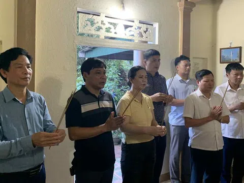 Dâng hương tưởng nhớ, tri ân Nhà báo - liệt sĩ Trần Kim Xuyến