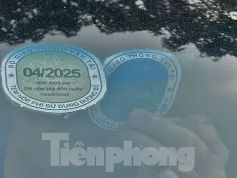 Đề xuất bỏ dán tem thu phí đường bộ trên ô tô