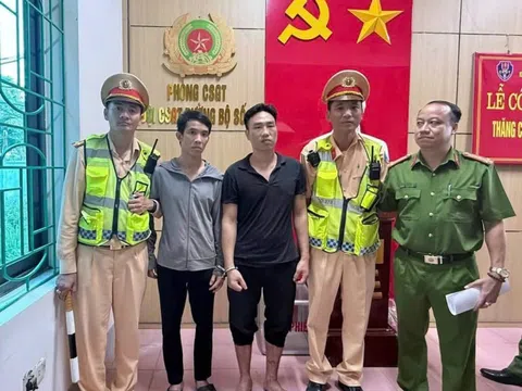 2 phạm nhân bị bắt như thế nào khi đang trốn chạy bằng taxi?