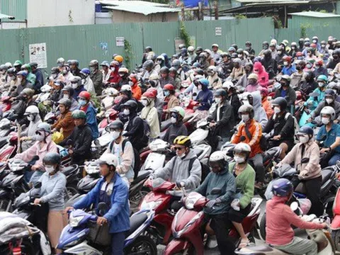 Ùn ứ giao thông nghiêm trọng sau khi cấm xe vào đường dẫn cao tốc TP HCM - Long Thành - Dầu Giây