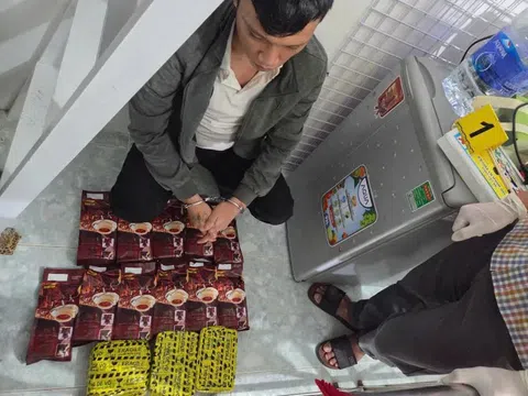 Khám xét nơi ở của Huỳnh Quốc Hoa Kỳ, phát hiện bí mật kinh hoàng trong tủ lạnh