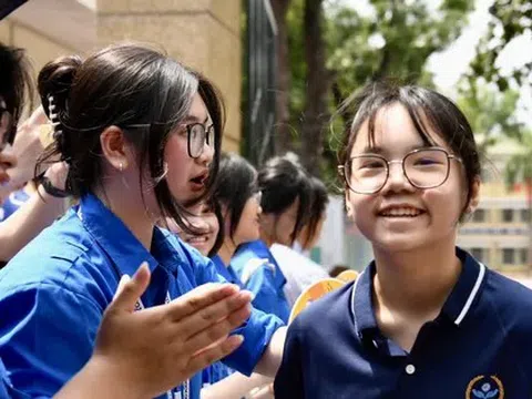 Lo chấm Ngữ văn cảm tính, vênh điểm, Giám đốc Sở GD&ĐT Hà Nội trấn an thế nào?