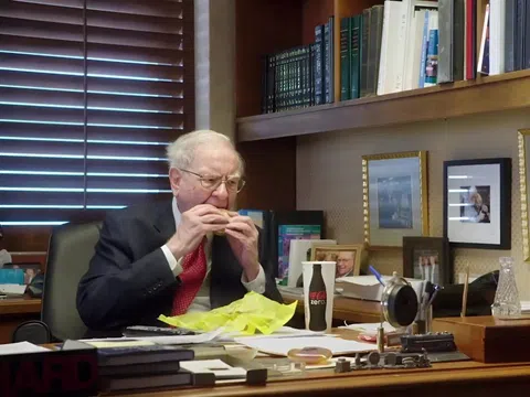 Bữa sáng 3 USD và triết lý chi tiêu của Warren Buffett