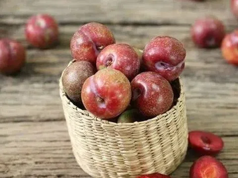 "2 không" khi ăn mận, biết mà tránh kẻo rước hoạ