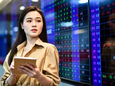 Cổ phiếu dầu khí trỗi dậy trong ngày chứng khoán đỏ lửa