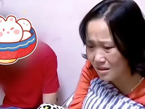 Con trai 14 tuổi vẫn đòi ngủ cùng mẹ, gia đình rạn nứt: "Con lớn không tránh mẹ" nguy hiểm đến thế nào?