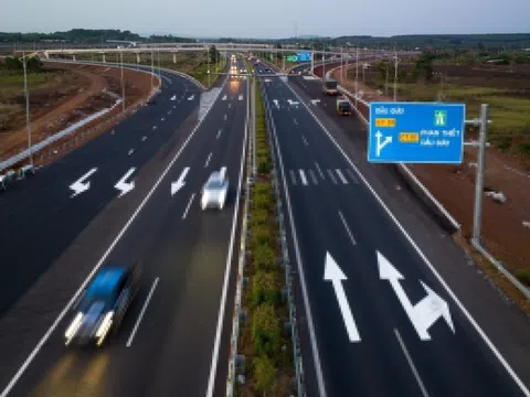 Chuyển làn trên cao tốc thế nào để tránh bị phạt tiền triệu?