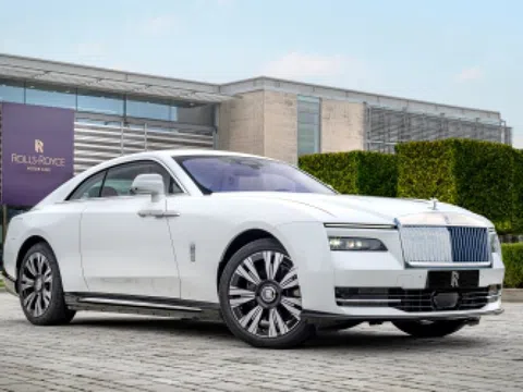 Rolls-Royce Spectre Rose - xe điện siêu sang lấy cảm hứng hoa hồng Anh