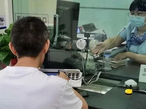 Nhận được 55 triệu đồng chuyển khoản nhầm, người đàn ông đến ngân hàng để hoàn trả thì nhận thông báo: Người này đã qua đời từ tháng trước?