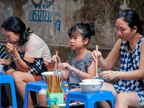 Bán cà phê, trà đá vỉa hè có phải đăng ký hộ kinh doanh và nộp thuế?
