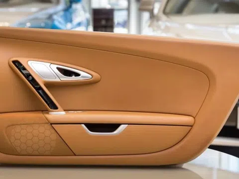 Công tắc xe Bugatti Veyron hơn 15.500 USD, chủ xe tự sửa tốn 1,2 USD