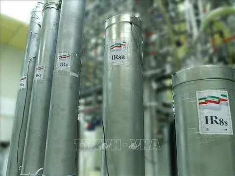 Hai cơ sở sản xuất linh kiện máy ly tâm của Iran trúng không kích