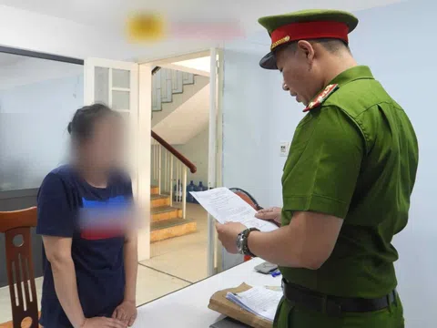 Bắt một phụ nữ U50