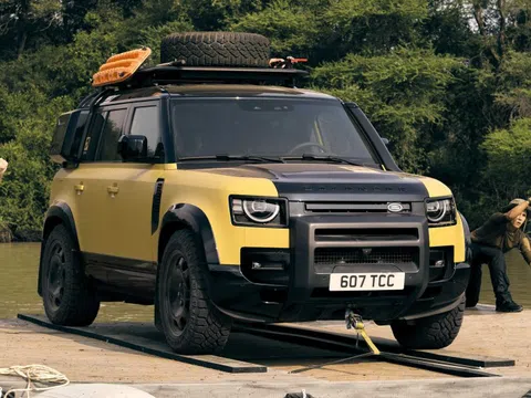 Defender 110 Trophy Edition lấy cảm hứng từ rally chinh phục châu Phi