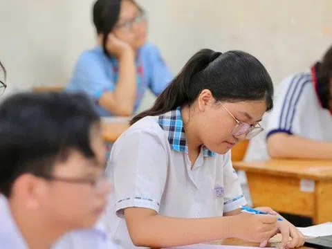 NÓNG: Công bố phổ điểm thi lớp 10 tại TP HCM, 448 điểm 10 tiếng Anh, 36 điểm 10 toán