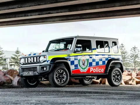 Suzuki Jimny làm xe cảnh sát
