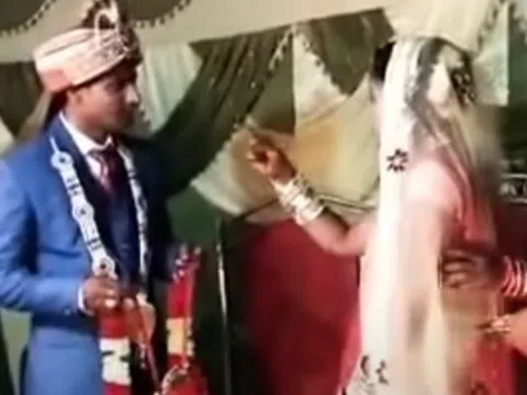 Ngay trong đám cưới, chú rể bị gia đình cô dâu bất ngờ làm điều này