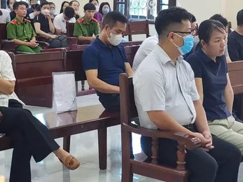 14 cựu lãnh đạo, cán bộ hải quan "ngó lơ" số hàng lậu trị giá hơn 1.800 tỉ đồng hầu toà