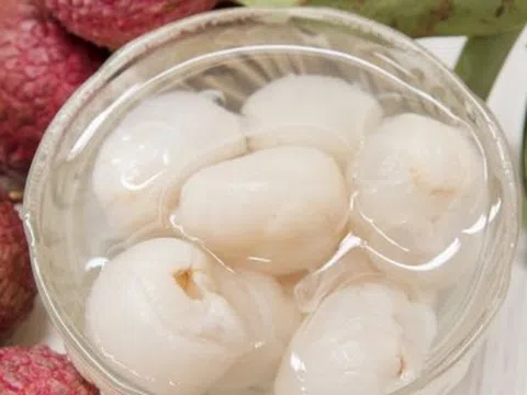 Vì sao ăn vải thiều luộc lại tốt hơn ăn trực tiếp?