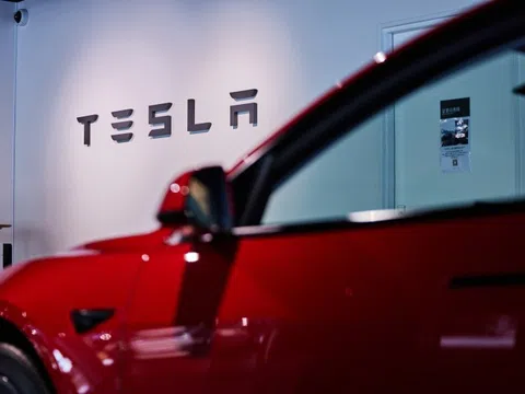 Pháp chỉ trích Tesla 'thương mại gian dối'