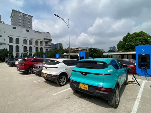V-Green mở trạm sạc siêu nhanh quy mô lớn đầu tiên tại Cầu Giấy