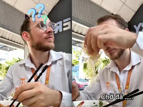 Chỉ với 2 hành động, cô bán bánh canh đã khiến khách Tây khẳng định: "Người Việt Nam tuyệt vời nhất"