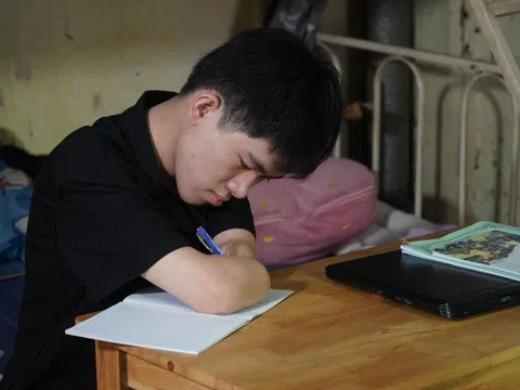Câu chuyện của một sĩ tử "đặc biệt" mùa thi 2025
