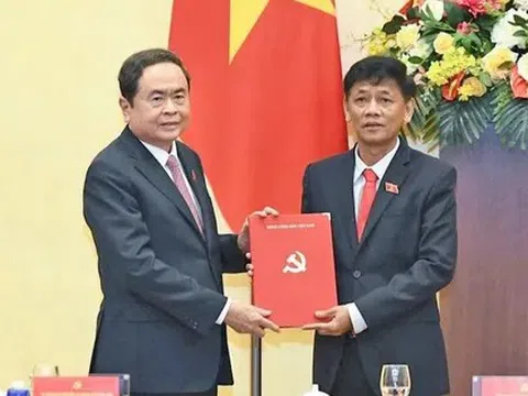 Công bố quyết định của Bộ Chính trị, Ban Bí thư về công tác cán bộ