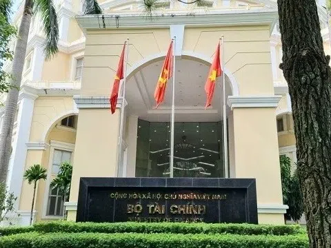 Một đơn vị thuộc Bộ Tài chính có 10 lãnh đạo vụ, 12 lãnh đạo phòng