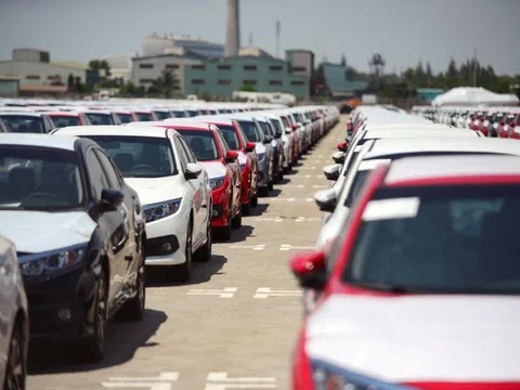 Nhập khẩu ôtô tại Việt Nam từ đầu năm vượt 2 tỷ USD