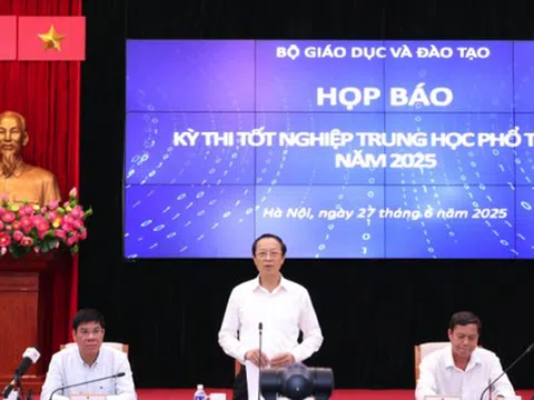 Bộ GD-ĐT sẽ xem xét về độ khó của đề thi toán, tiếng Anh