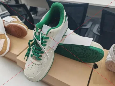Theo dấu livestream “giày giới hạn”, đột kích xưởng sản xuất giày giả đội lốt hàng hiệu giá trị hơn 109 tỷ đồng, tịch thu 3.400 đôi giày có mùi hắc