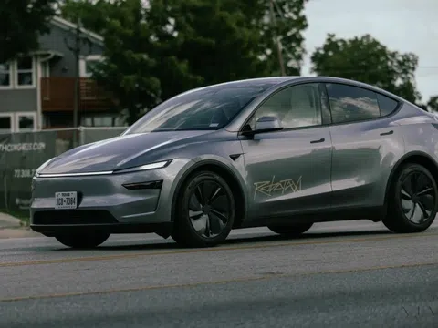 Tesla Model Y 'bí ẩn' được phát triển cho chương trình Robotaxi