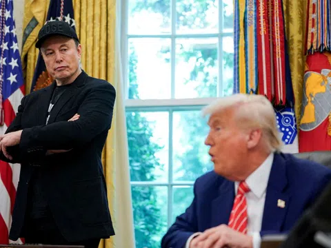 Elon Musk mất 12 tỷ USD sau lời đe dọa cắt trợ cấp từ ông Trump